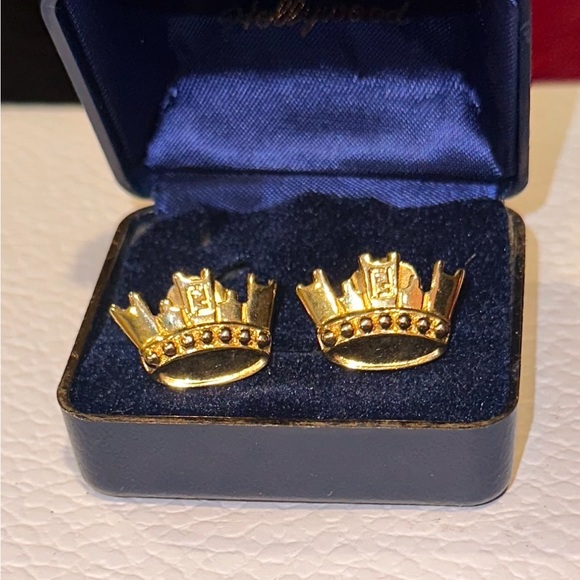 Fendi Gold Crown Vintage Stud Earrings **RARE** with Certificate of Authenticity - Picture 4 of 16